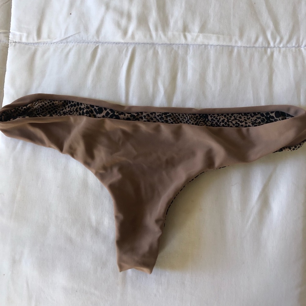 Acacia bottoms